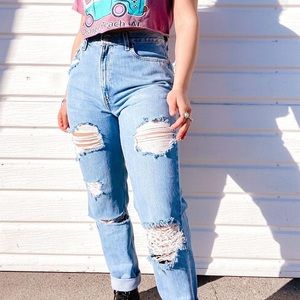 512 Levi’s Vinatge Distressed Tapered Jeans